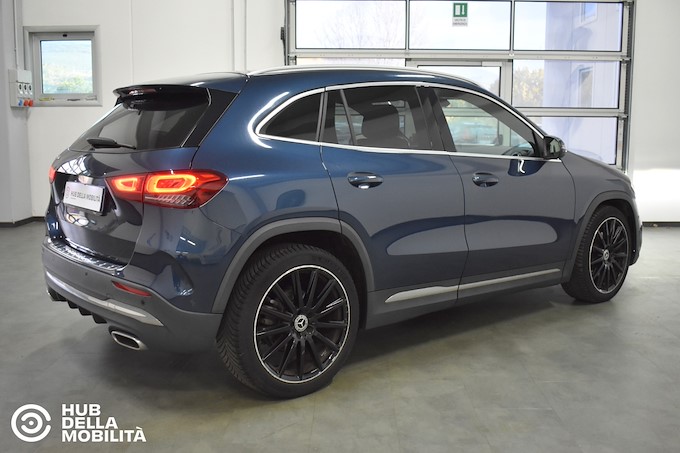 MERCEDES-BENZ GLA 200 d Automatic Premium